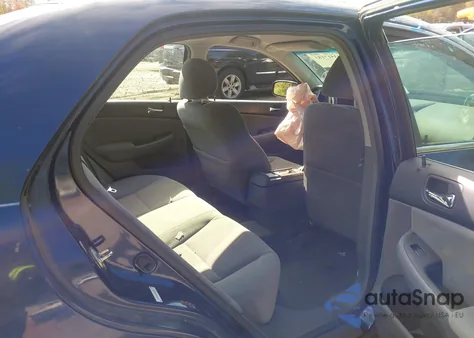 2004 Honda Accord 2.4 Lx z USA, uszkodzony, nr VIN 1HGCM56384A170611